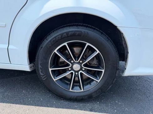 Used 2017 Dodge Grand Caravan GT FWD image 11