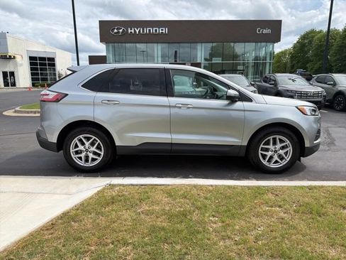 Used 2024 Ford Edge SEL AWD/4WD image 9