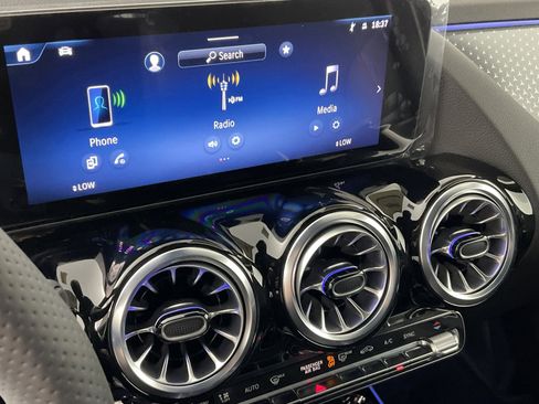 Used 2025 Mercedes-Benz GLA 250 4MATIC image 22