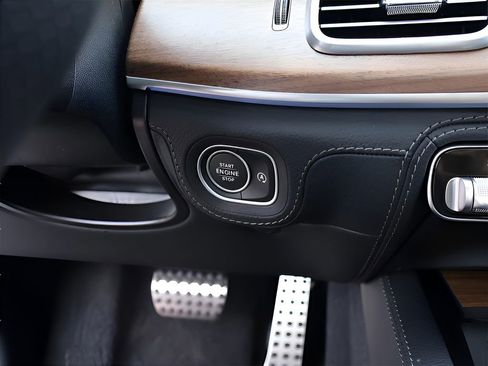 New 2025 Mercedes-Benz GLS 580 4MATIC image 82