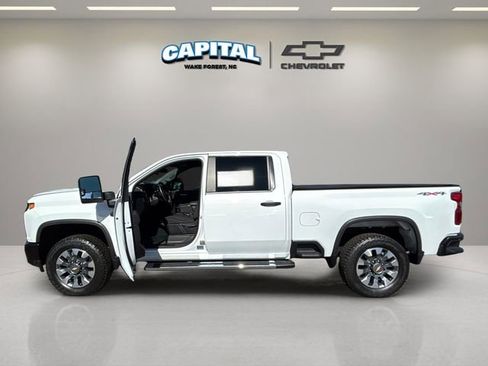 Used 2023 Chevrolet Silverado 2500 Custom w/ Custom Value Package image 13