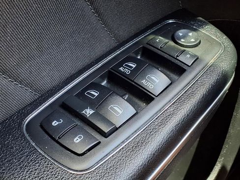 Used 2017 Dodge Charger SXT image 17