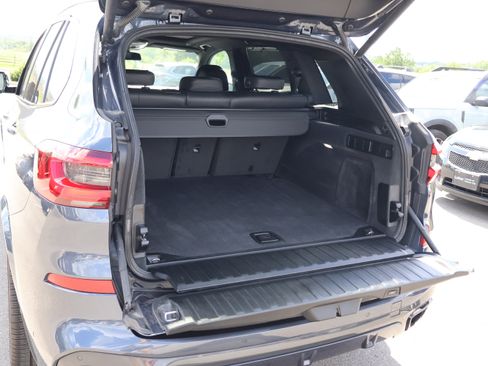 Used 2019 BMW X5 xDrive40i w/ M Sport Package AWD/4WD image 19