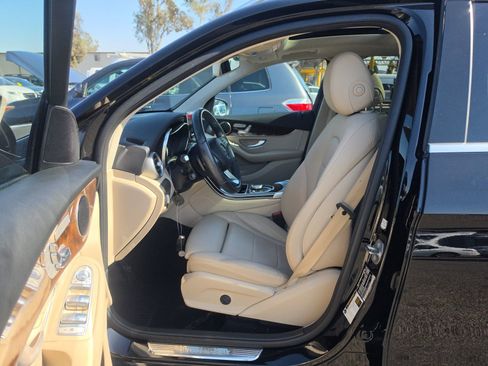 Used 2017 Mercedes-Benz GLC 300 w/ Premium 1 Package image 11