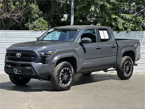 Used 2024 Toyota Tacoma SR5 AWD/4WD image 6
