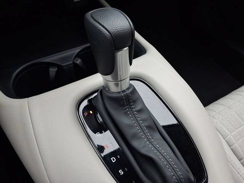 Used 2025 Honda HR-V LX image 14