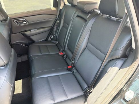 Used 2021 Nissan Rogue SV w/ Premium Package FWD image 37