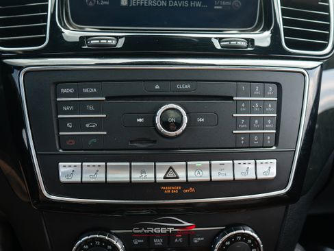 Used 2019 Mercedes-Benz GLE 43 AMG 4MATIC w/ Premium 3 Package image 34