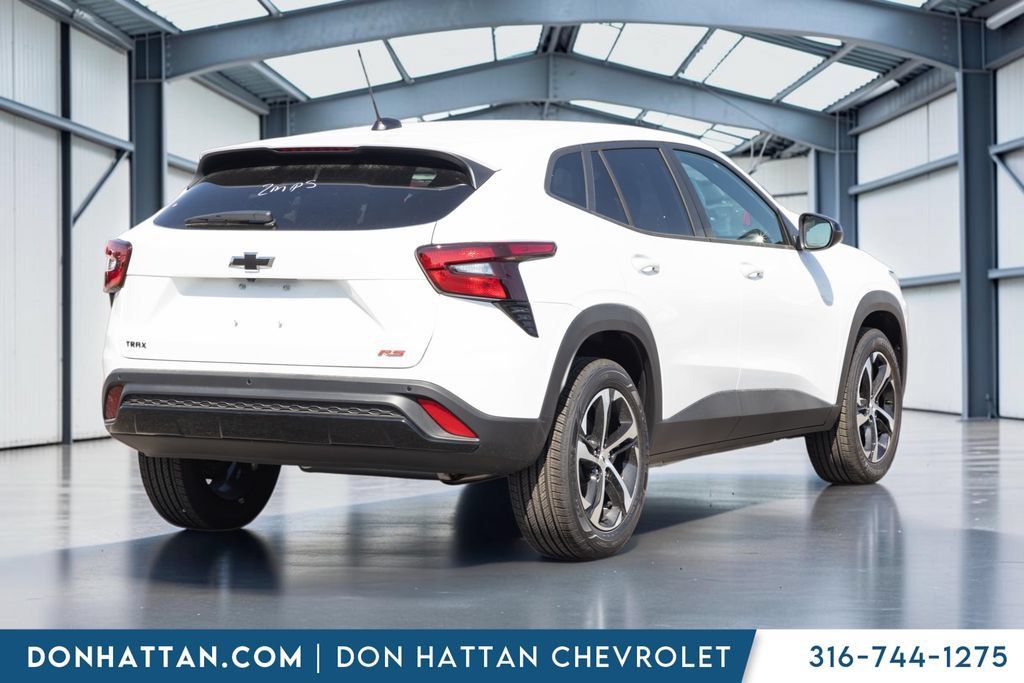 New 2026 Chevrolet Trax RS w/ Sunroof Package FWD image 25