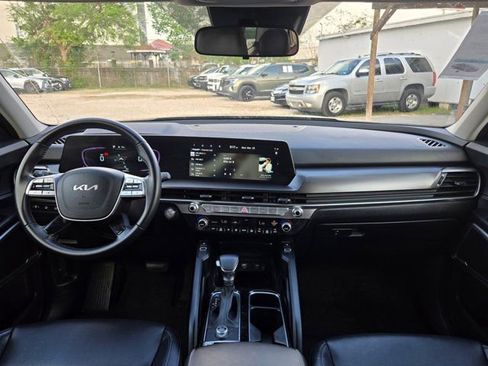 Used 2025 Kia Telluride S image 25