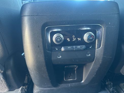 Used 2022 GMC Yukon XL Denali image 36