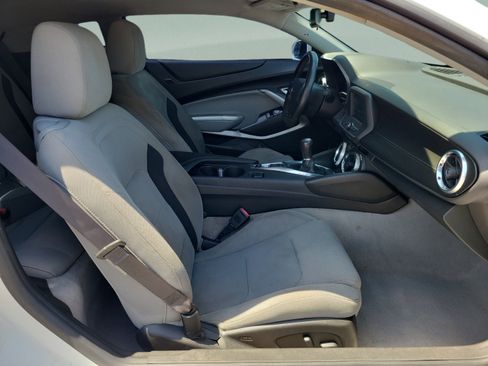 Used 2017 Chevrolet Camaro LT RWD image 26
