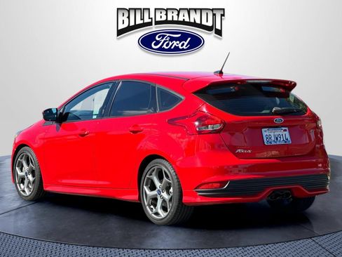 Used 2017 Ford Focus ST FWD image 5