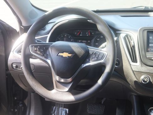 Used 2018 Chevrolet Malibu LS FWD image 16