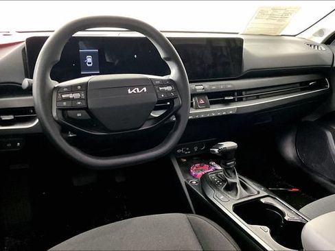 Used 2025 Kia K4 FWD image 2