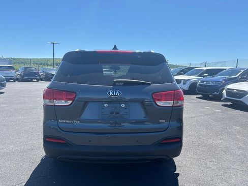 Used 2018 Kia Sorento AWD image 4