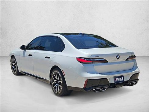 Used 2023 BMW 760i xDrive AWD/4WD image 7