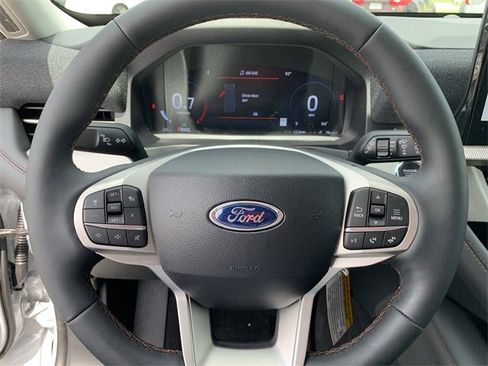 New 2025 Ford Explorer Active image 34