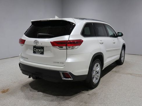 Used 2019 Toyota Highlander Limited AWD/4WD image 2
