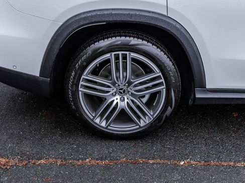 Used 2024 Mercedes-Benz GLS 450 4MATIC image 6
