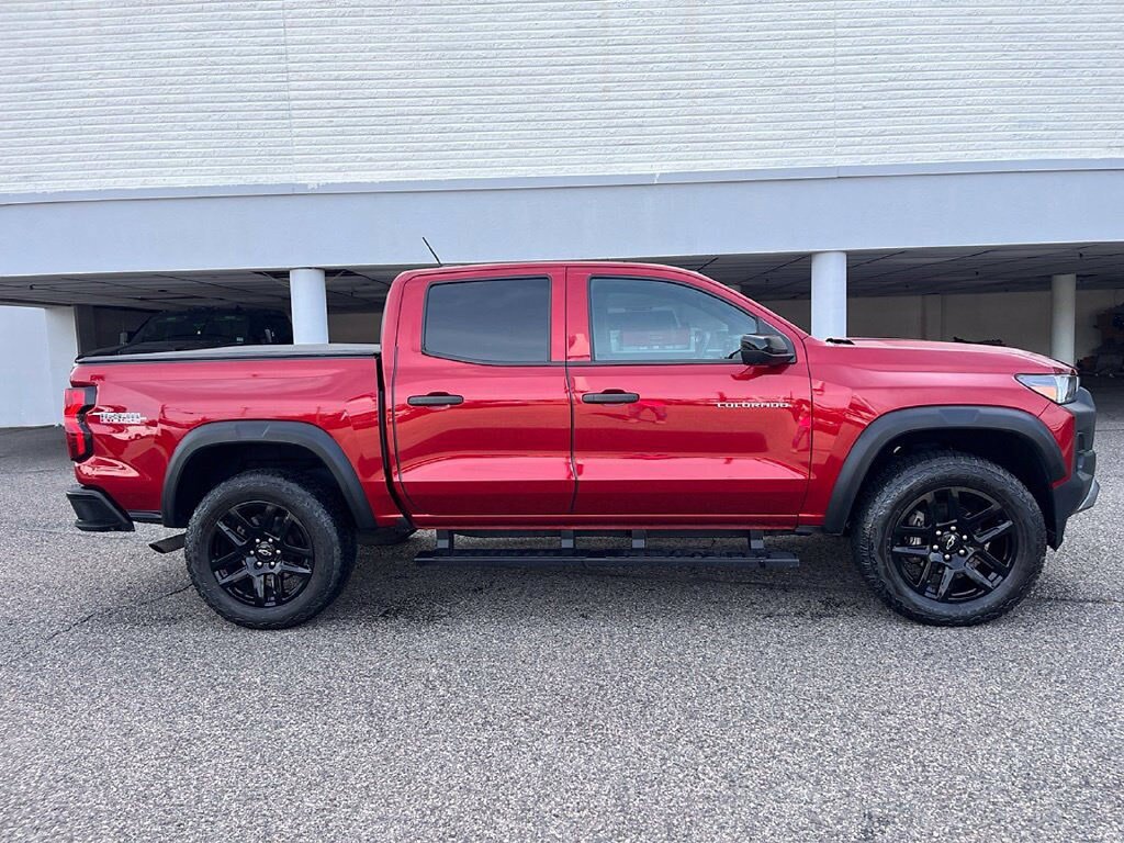 Used 2023 Chevrolet Colorado Trail Boss w/ Technology Package AWD/4WD image 8