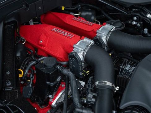 Used 2025 Ferrari Roma Spider image 14