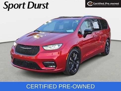 Used 2025 Chrysler Pacifica Limited FWD image 1