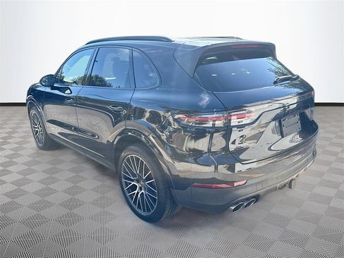 Used 2021 Porsche Cayenne S image 6