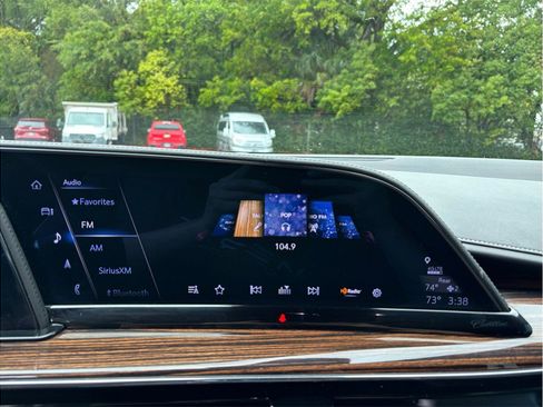 Used 2023 Cadillac Escalade ESV Premium Luxury RWD image 34