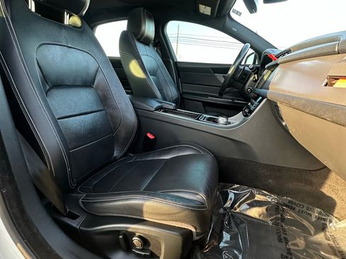 Used 2016 Jaguar XF R-Sport image 54