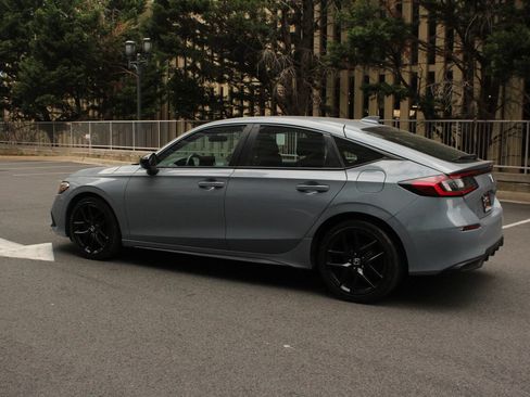 Used 2022 Honda Civic Sport image 9