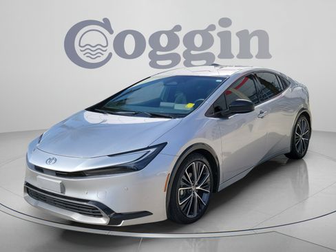 Used 2023 Toyota Prius XLE FWD image 1