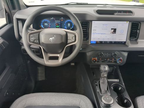 New 2025 Ford Bronco 4-Door image 14