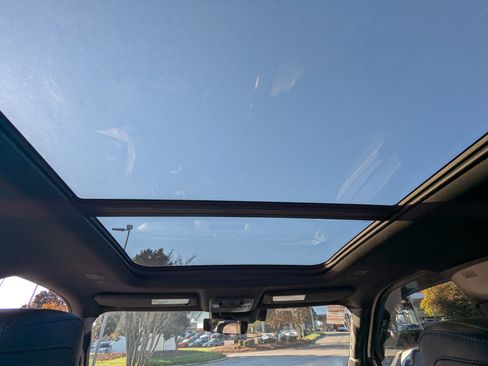 Used 2022 Toyota Tundra Platinum image 13