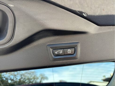 Used 2021 BMW X5 xDrive40i w/ Premium Package image 52