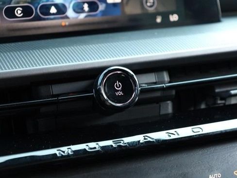 Certified 2025 Nissan Murano SV AWD/4WD image 13