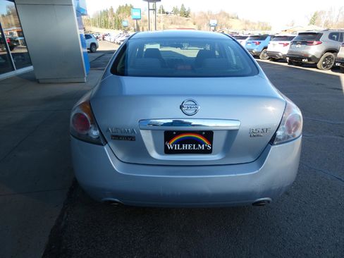 Used 2008 Nissan Altima 3.5 SE FWD image 4