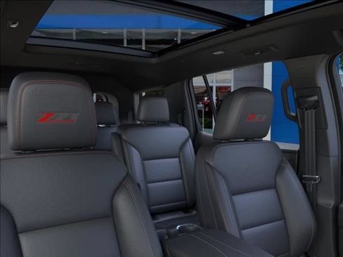 New 2026 Chevrolet Traverse Z71 w/ Enhanced Driving Package AWD/4WD image 24