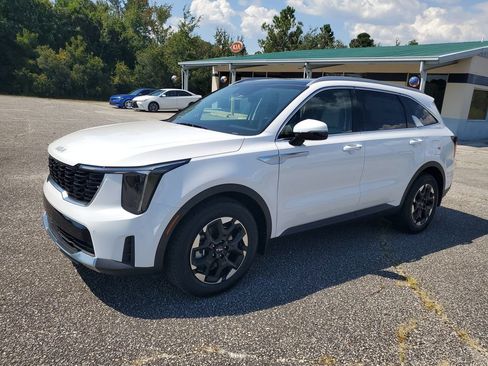 New 2026 Kia Sorento S w/ S Panoramic Sunroof Package image 2