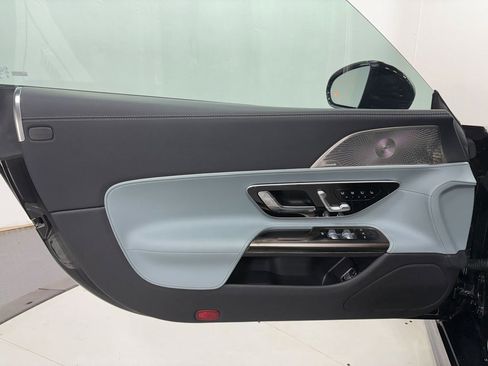 Used 2022 Mercedes-Benz SL 55 AMG 4MATIC w/ Driver Assistance Package image 7