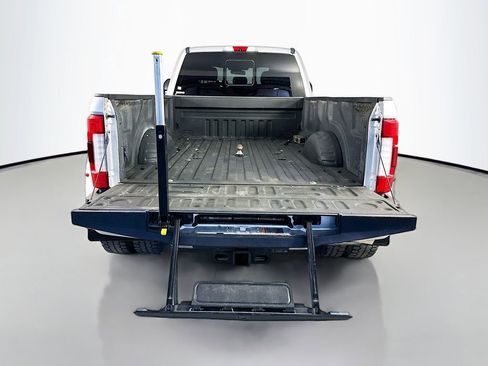 Used 2018 Ford F450 Platinum w/ Platinum Ultimate Package AWD/4WD image 30