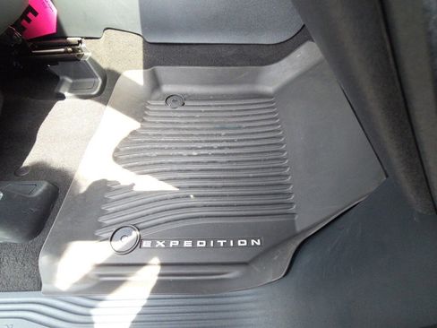 Used 2025 Ford Expedition Tremor AWD/4WD image 20
