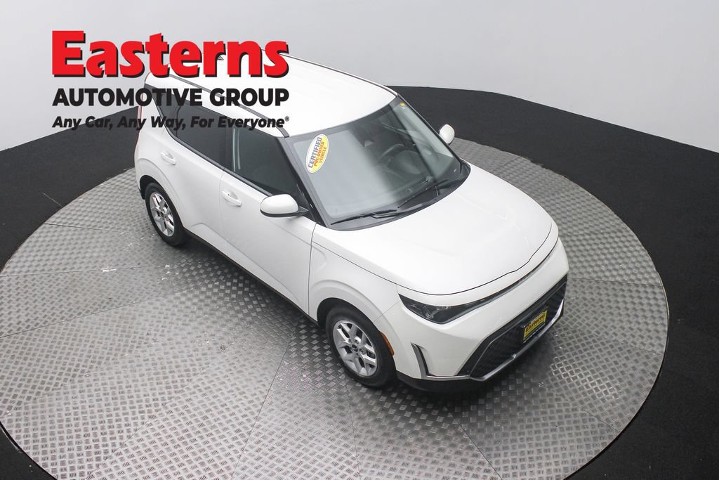Used 2024 Kia Soul LX w/ Option Group 015 FWD image 4