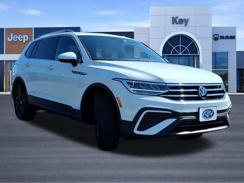 Used 2024 Volkswagen Tiguan SE AWD/4WD image 6