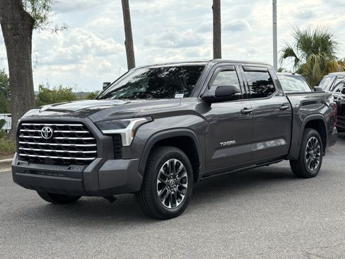 Used 2022 Toyota Tundra SR5 w/ SR5 Premium Package RWD image 7