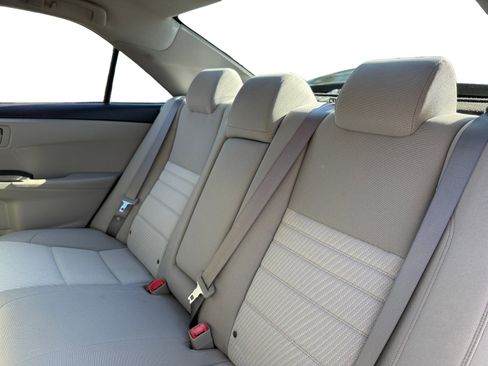 Used 2016 Toyota Camry LE image 13