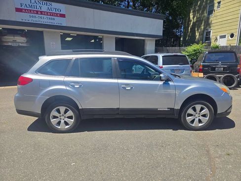 Used 2012 Subaru Outback 2.5i AWD/4WD image 2