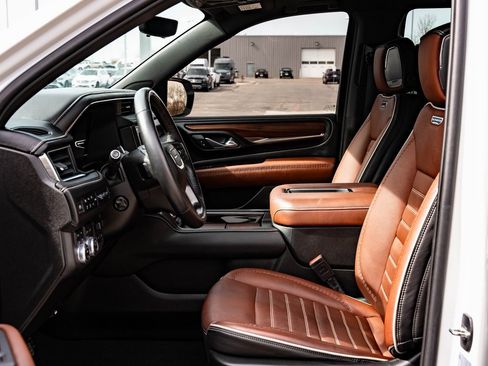 Used 2023 GMC Yukon Denali Ultimate image 27