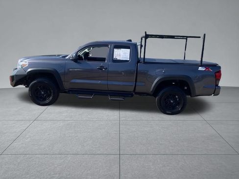 Used 2022 Toyota Tacoma SR w/ SX Package RWD image 4
