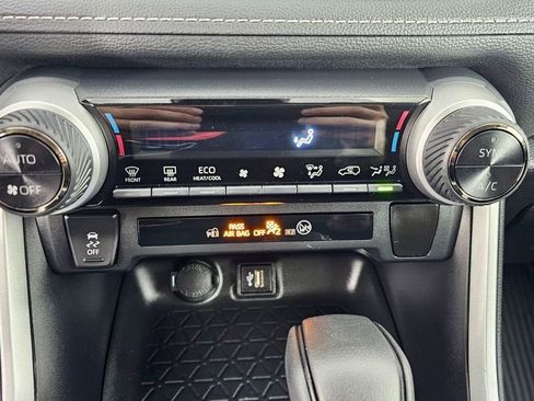 Used 2024 Toyota RAV4 LE image 21